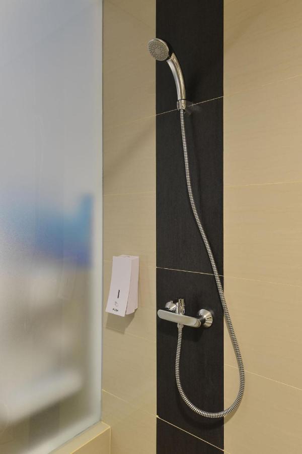 Moritz Biz Gandaria Hotel Jakarta Bagian luar foto