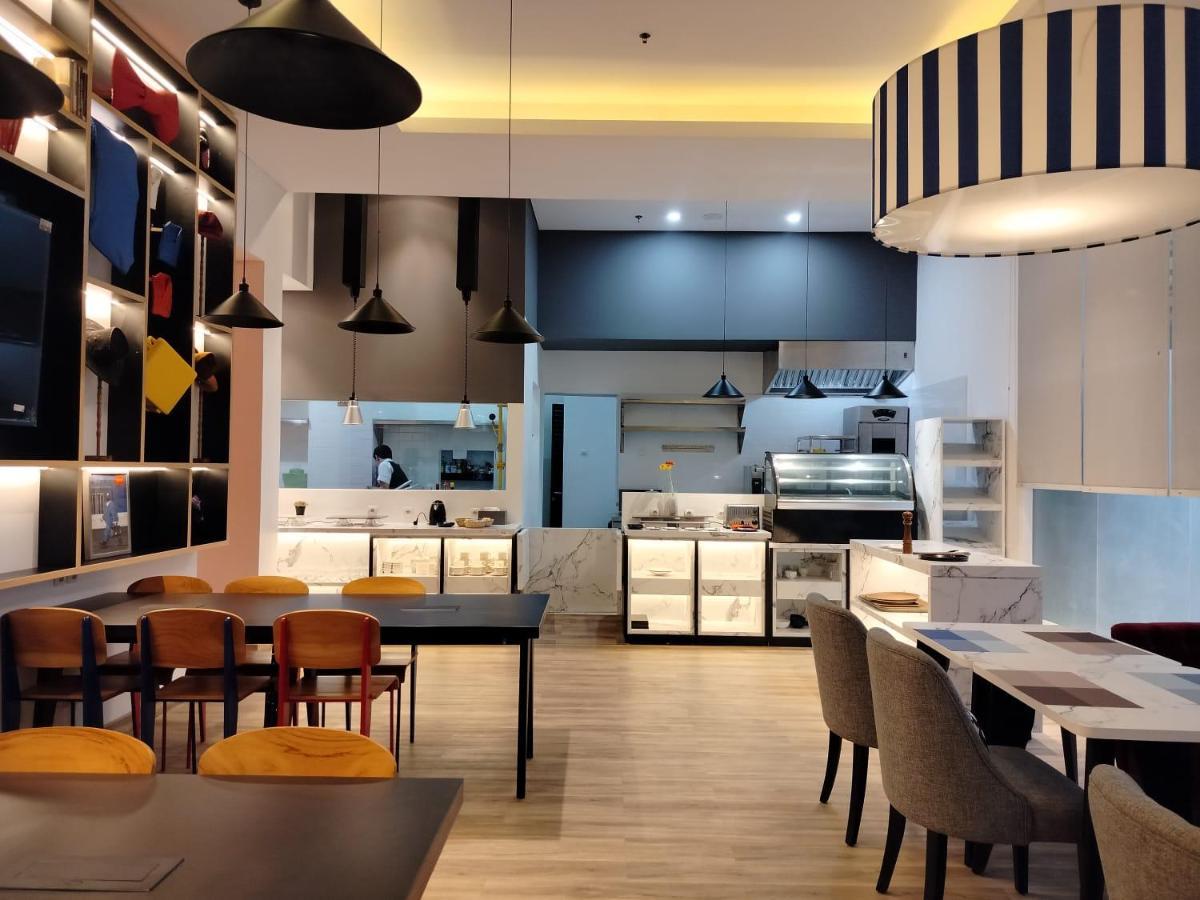 Moritz Biz Gandaria Hotel Jakarta Bagian luar foto