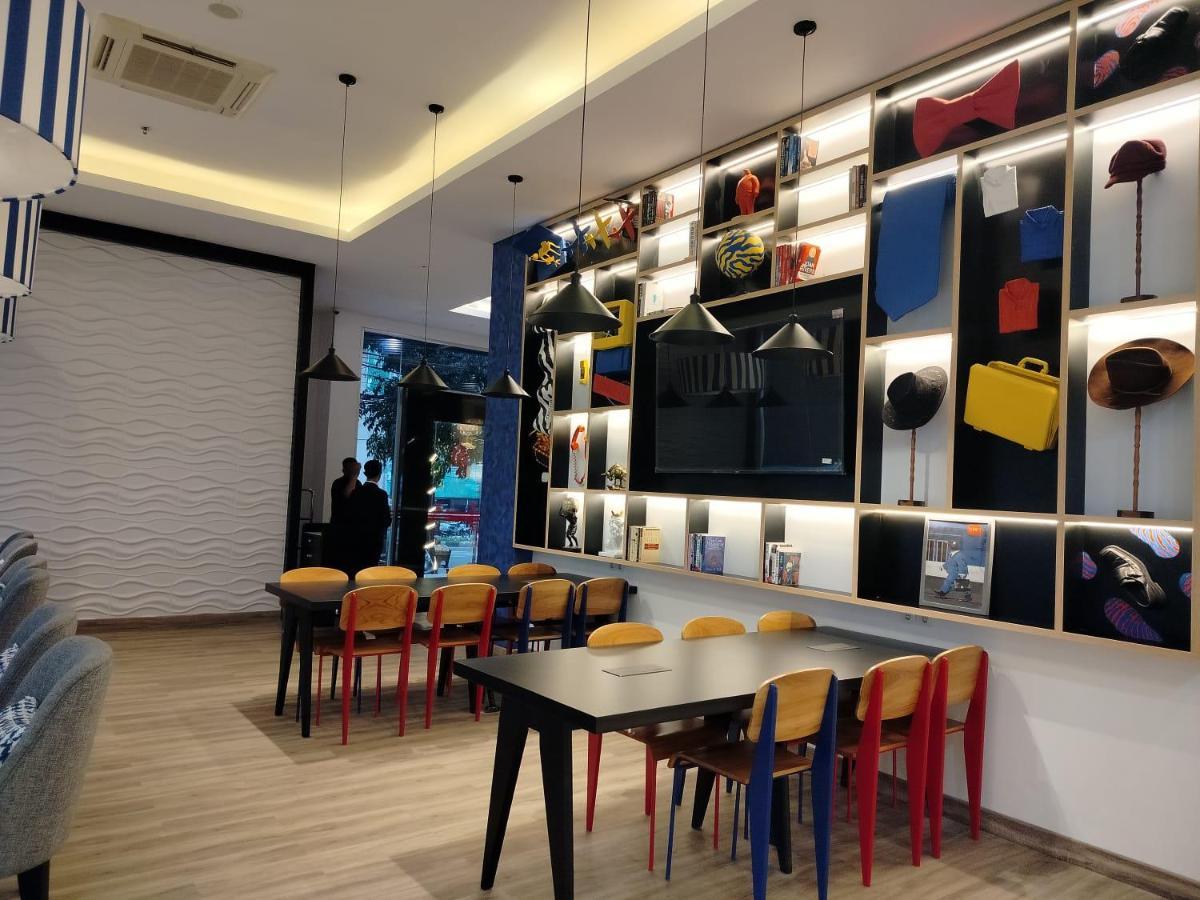 Moritz Biz Gandaria Hotel Jakarta Bagian luar foto