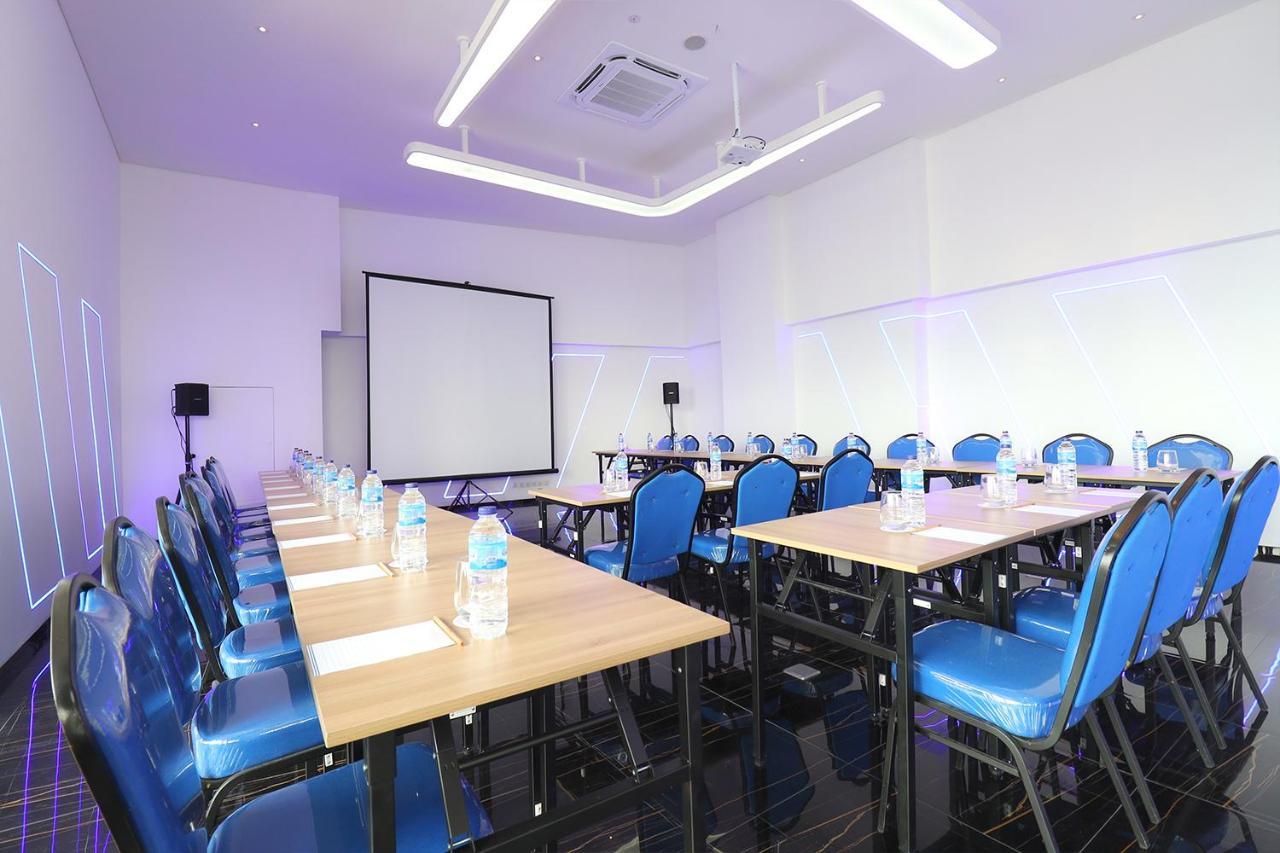 Moritz Biz Gandaria Hotel Jakarta Bagian luar foto