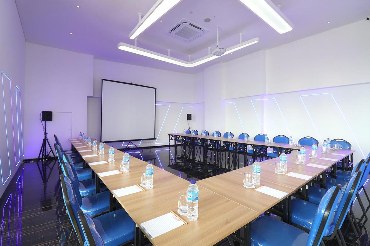 Moritz Biz Gandaria Hotel Jakarta Bagian luar foto
